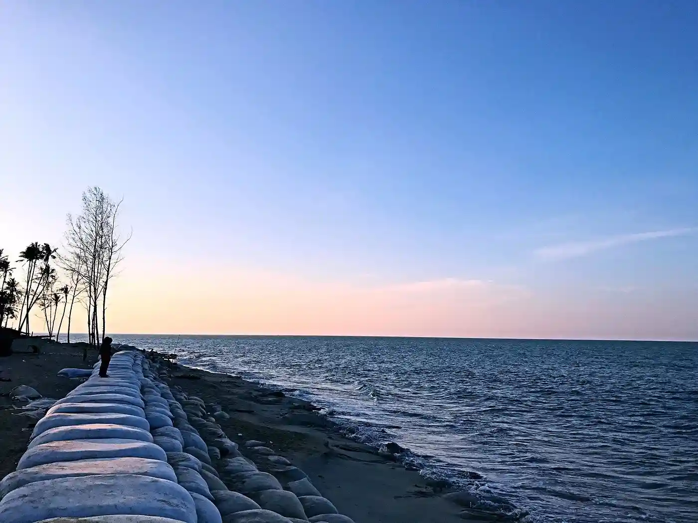 Pantai Cahaya Bulan