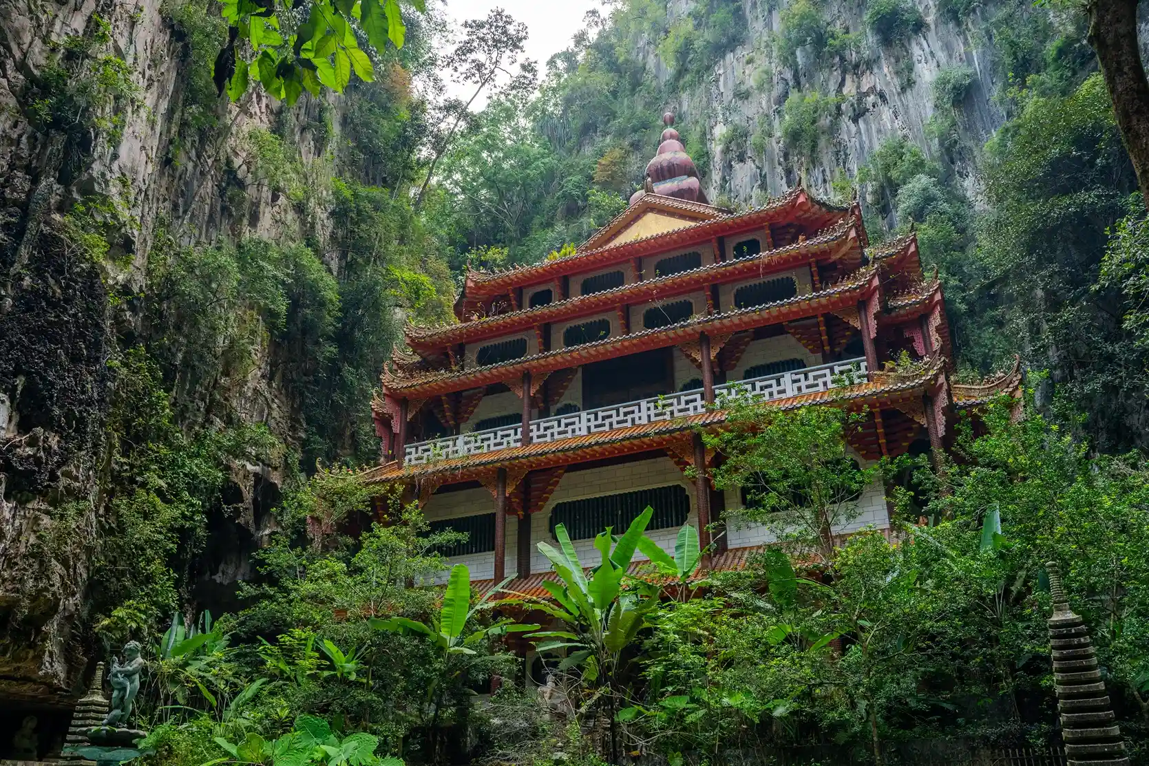 Kuil Sam Poh Tong