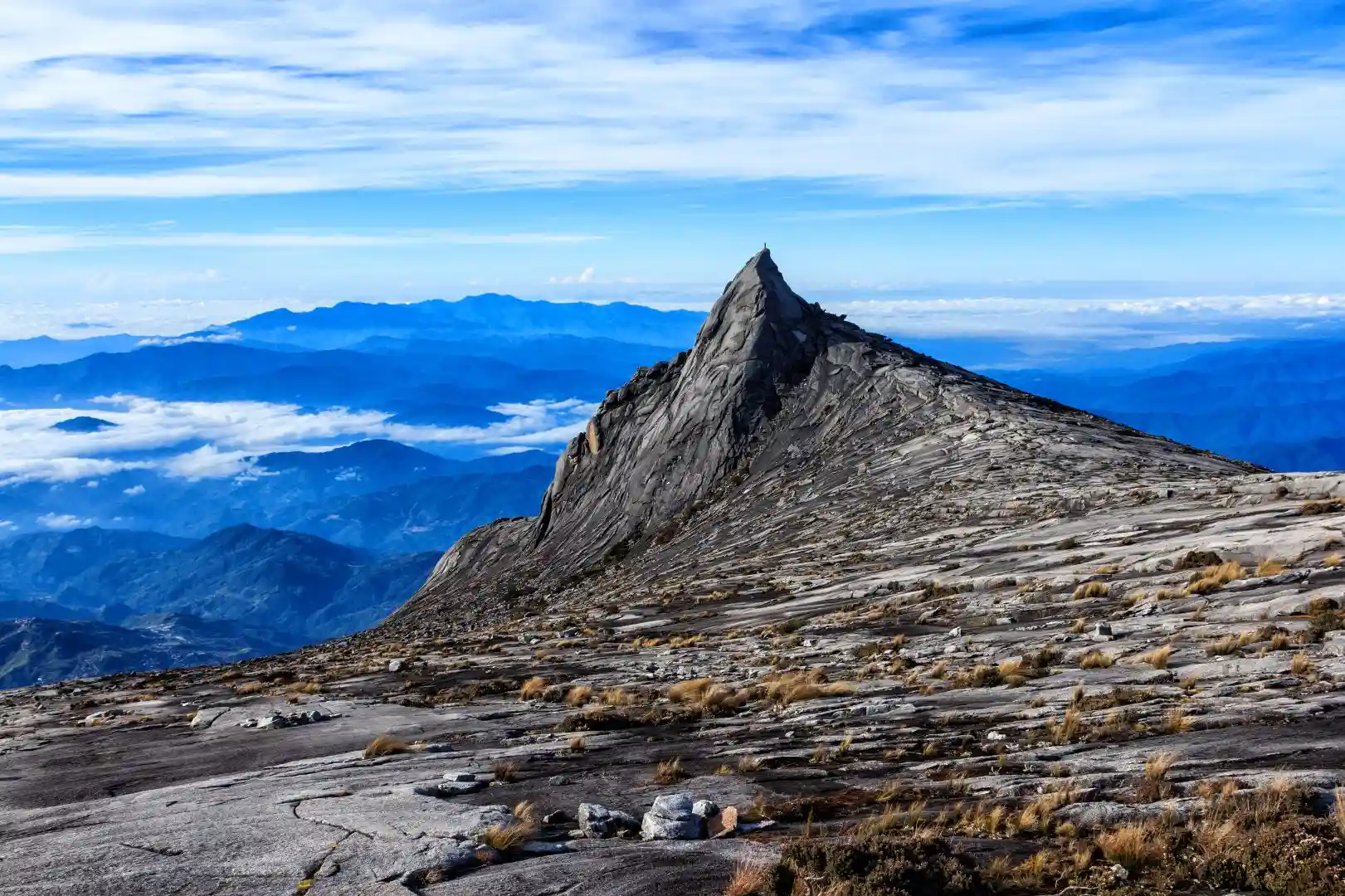 Pandangan puncak Gunung Kinabalu
