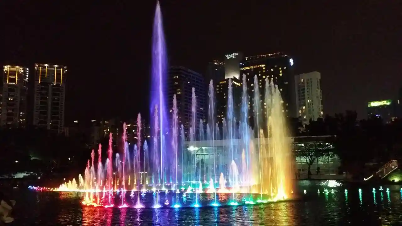 Symphony Lake Light Show